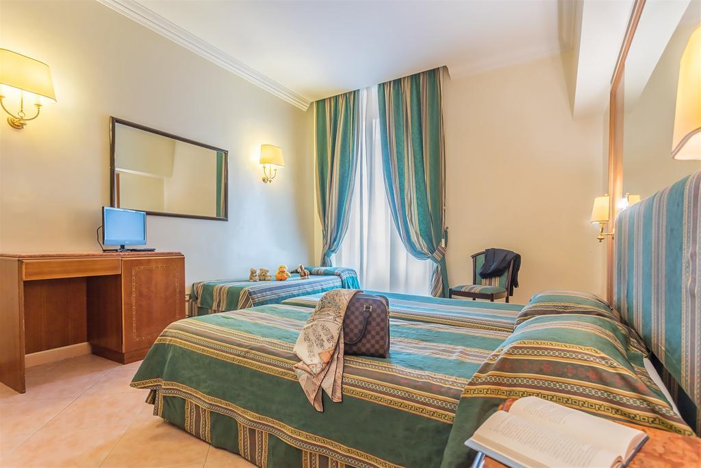 Raeli Hotel Lux روما المظهر الخارجي الصورة