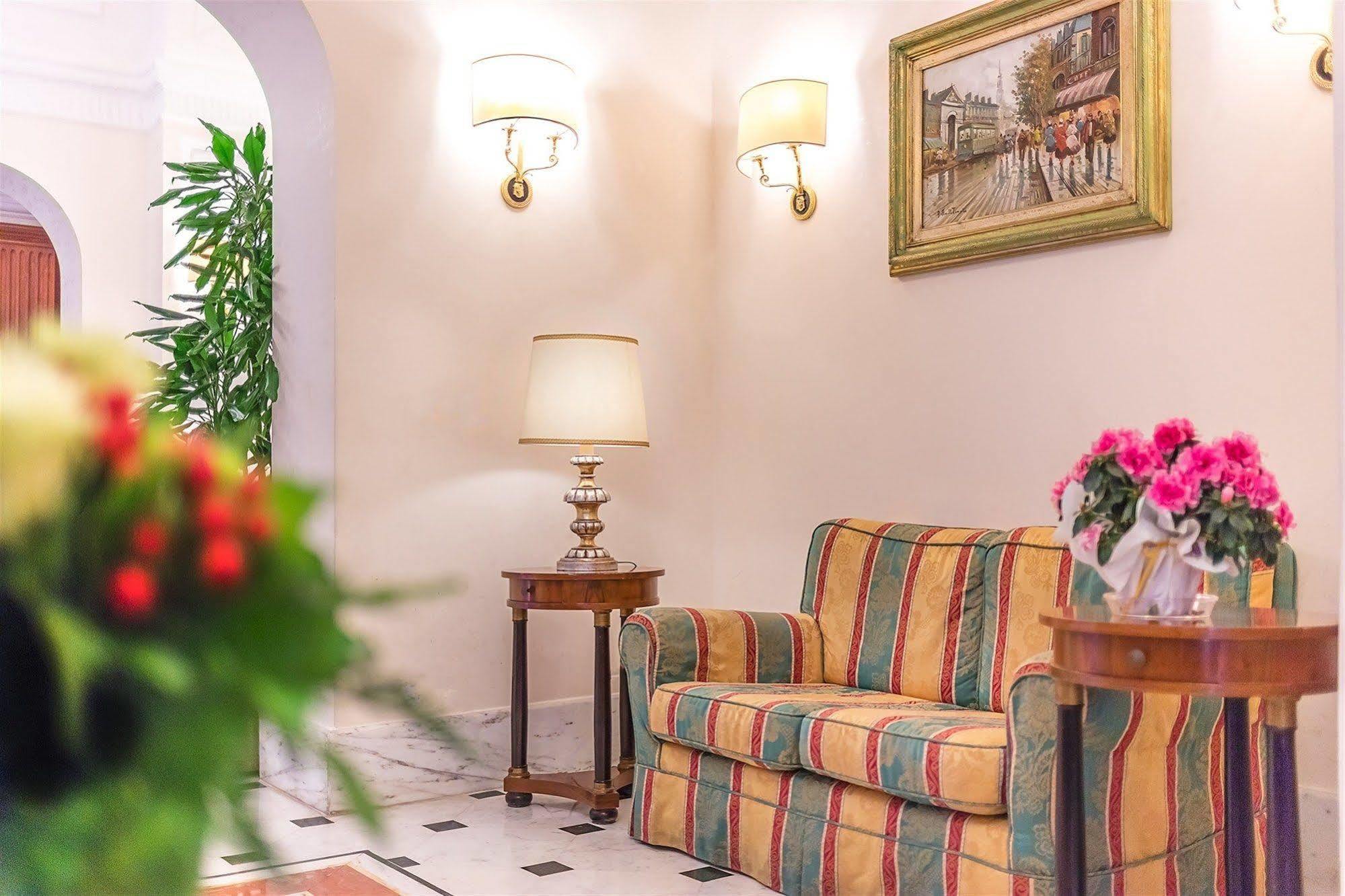 Raeli Hotel Lux روما المظهر الخارجي الصورة
