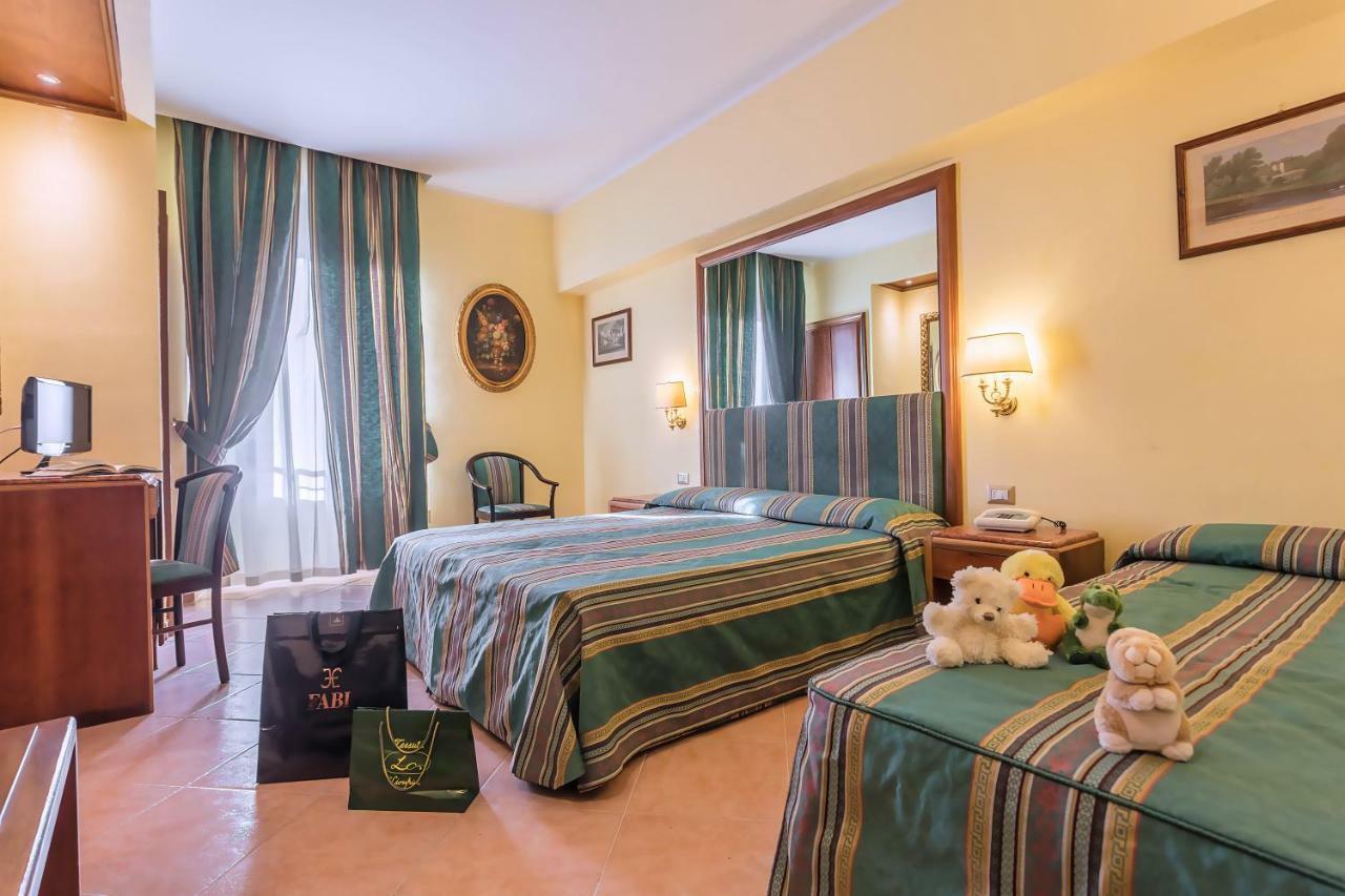 Raeli Hotel Lux روما المظهر الخارجي الصورة